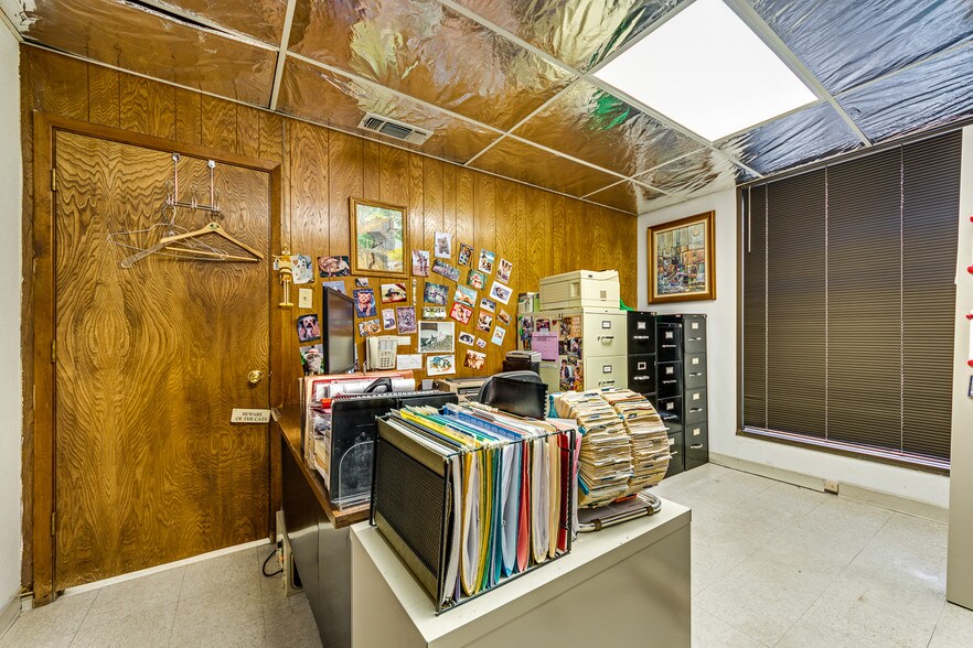More Photos Of 8345 Walnut Hill Ln, Dallas Medical For Sale