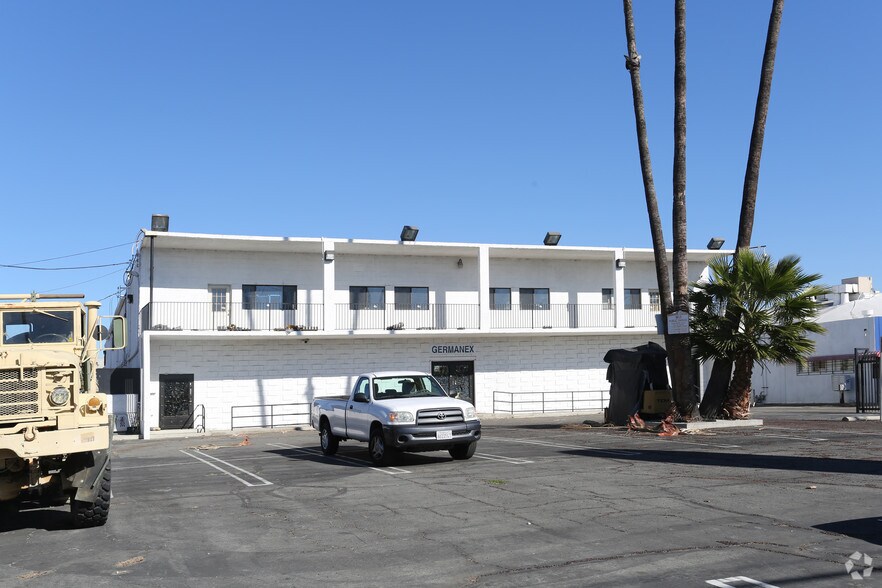 More Photos Of 19015 Parthenia St, Northridge Warehouse For Lease