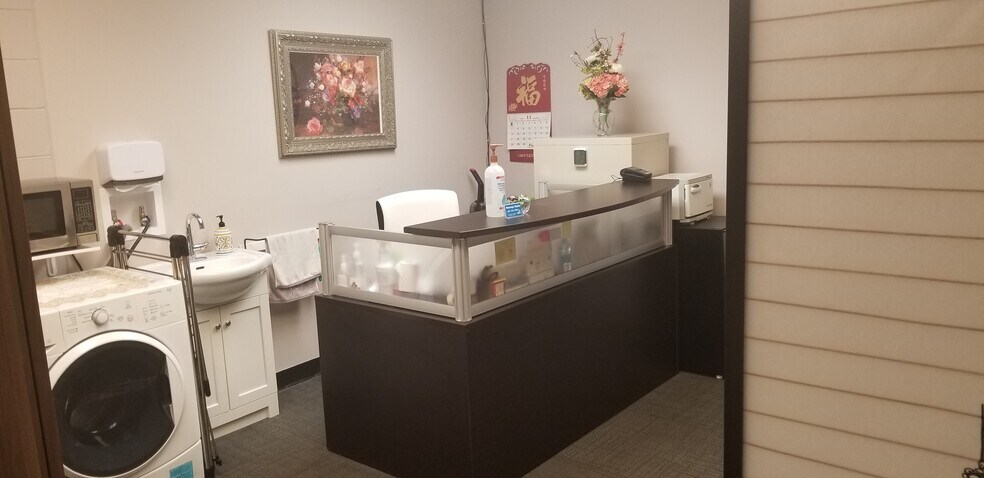 More Photos Of 3517 17th Ave SE, Calgary Storefront Retail Office For Lease