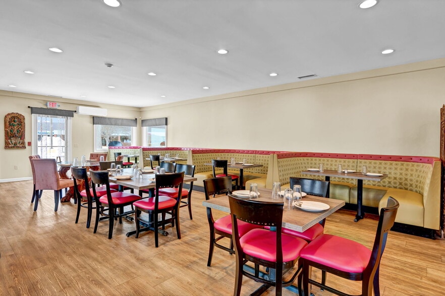 More Photos Of 93 Elm St, Old Saybrook Restaurant For Sale