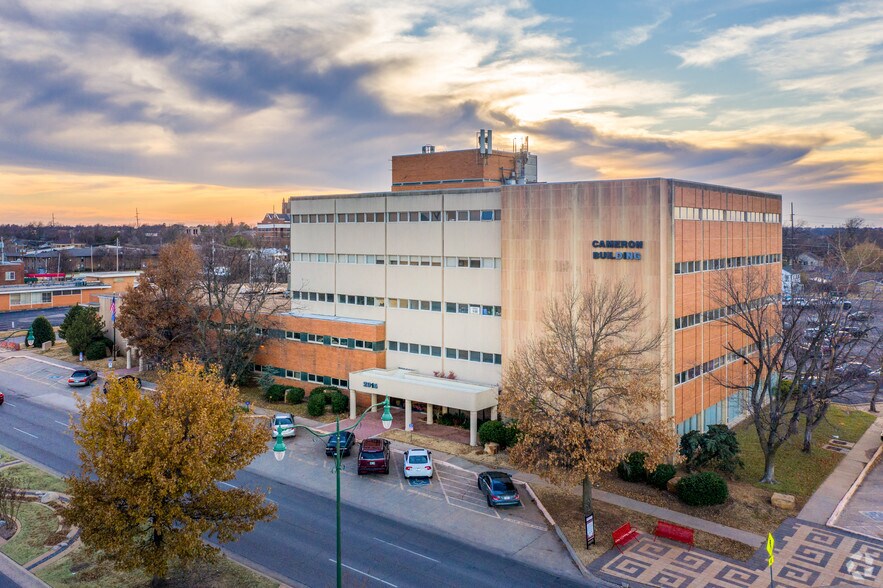 More Photos Of 2901-2915 N Classen Blvd, Oklahoma City Office For Lease