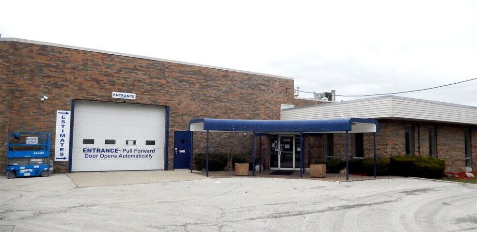 Primary Photo Of 5950 Howard St, Skokie Auto Repair For Sale