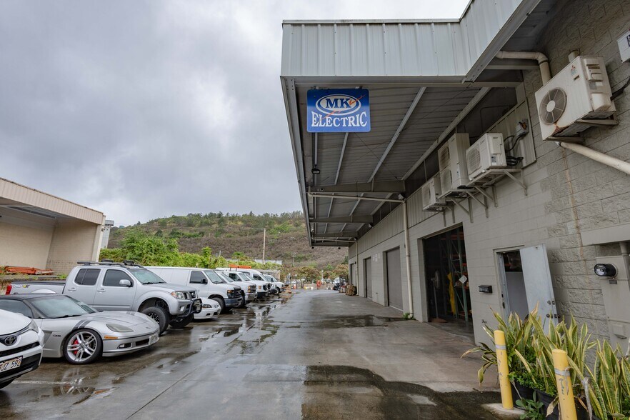 More Photos Of 99-1392 Koaha Pl, Honolulu Warehouse For Sale