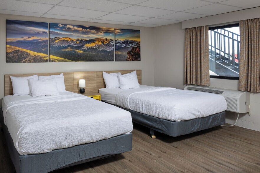 More Photos Of 109 16th St, Wheatland Hotel For Sale