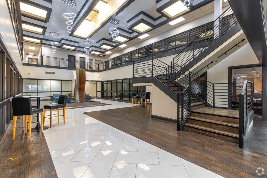 More Photos Of 5751 Kroger Dr, Fort Worth Office For Lease