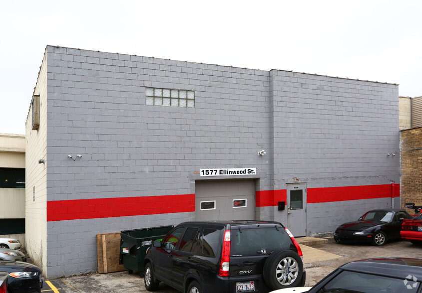 Primary Photo Of 1577 Ellinwood Ave, Des Plaines Auto Repair For Lease