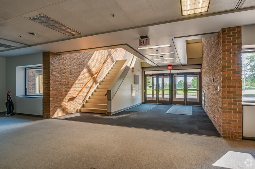 More Photos Of 700 Pilgrim Way, Green Bay Loft Creative Space For Sale