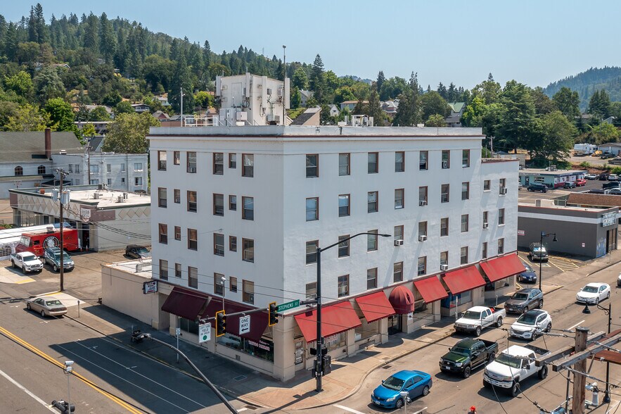 More Photos Of 803-815 SE Stephens St, Roseburg Multifamily For Sale