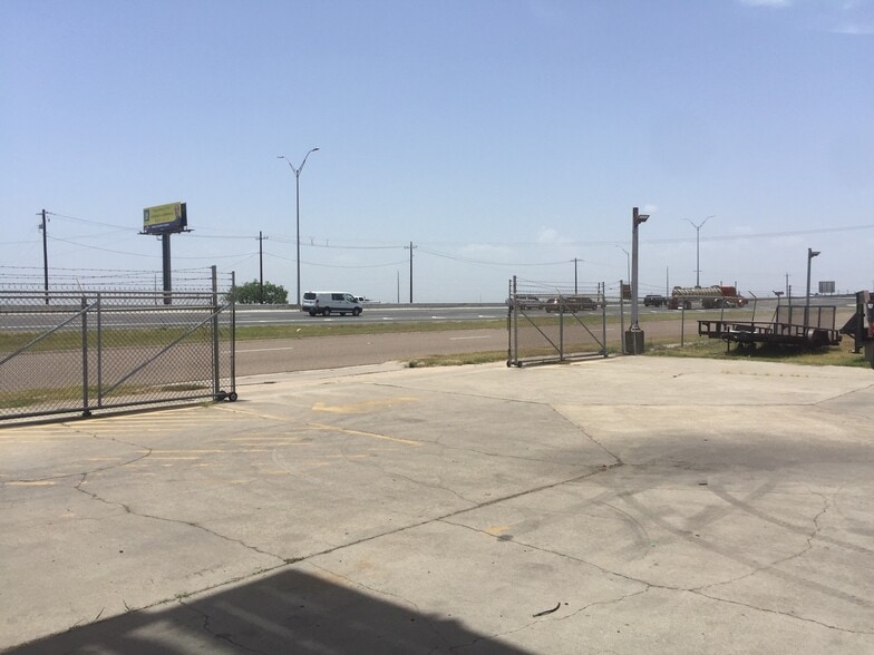More Photos Of 1110 S Padre Island Dr, Corpus Christi Auto Dealership For Sale