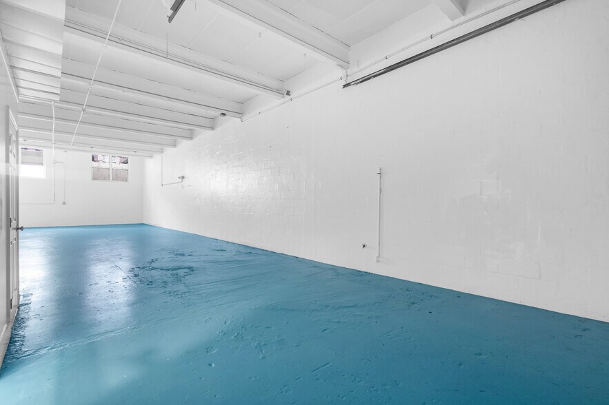 More Photos Of 2320-2326 NW 7th Ct, Miami Warehouse For Lease