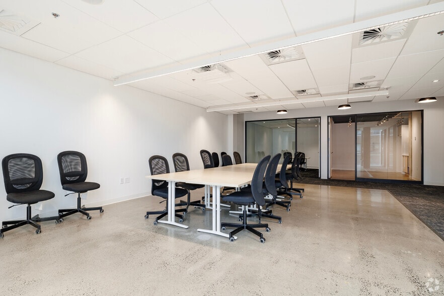 More Photos Of 7236 St Waverly, Montréal Office For Lease