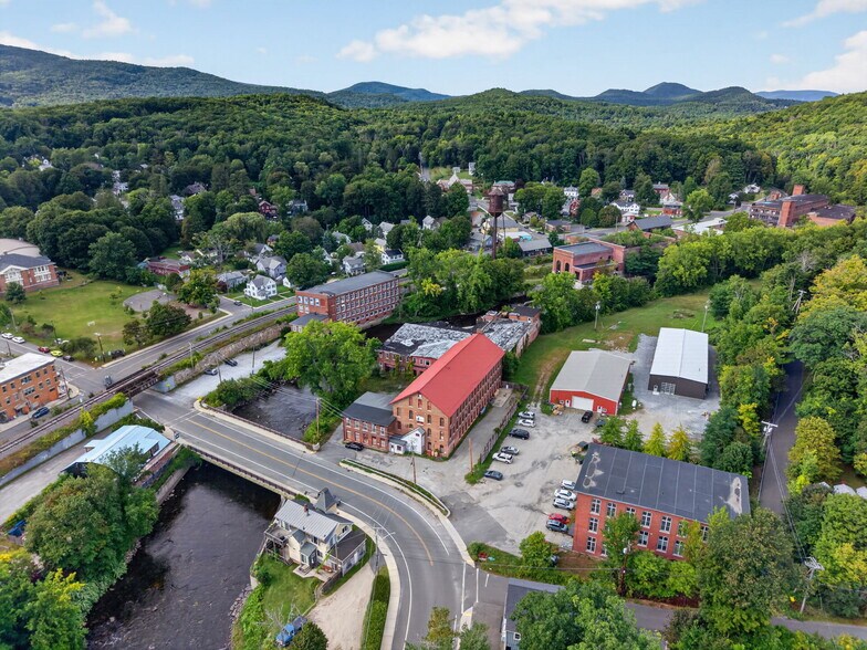 More Photos Of 420 Park St, Housatonic Flex For Sale