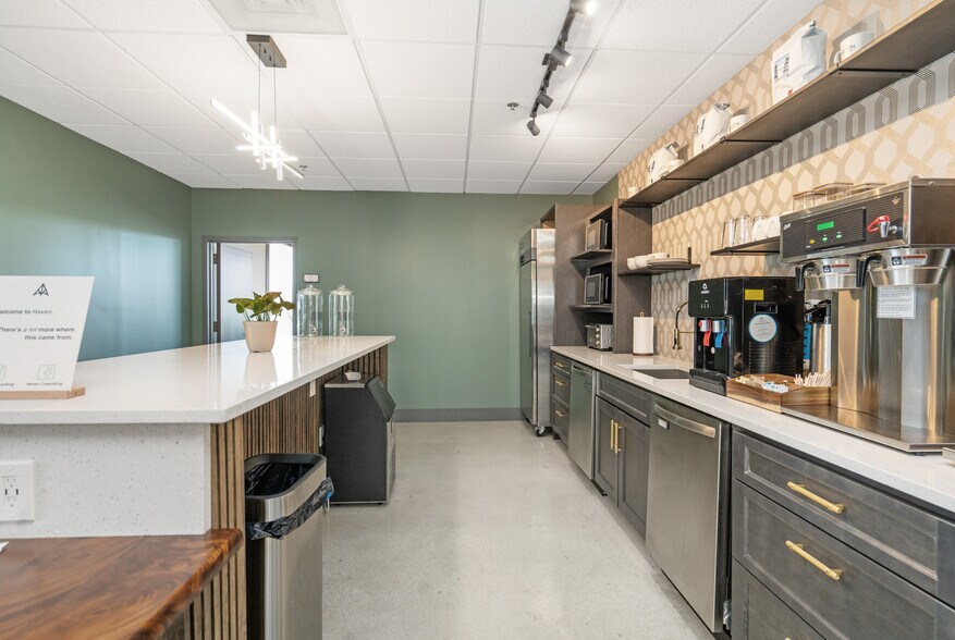 More Photos Of 200 W Towsontown Blvd, Towson Office For Sale