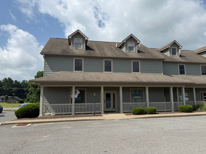 More Photos Of 6000 Coombs Farm Dr, Morgantown Office For Lease