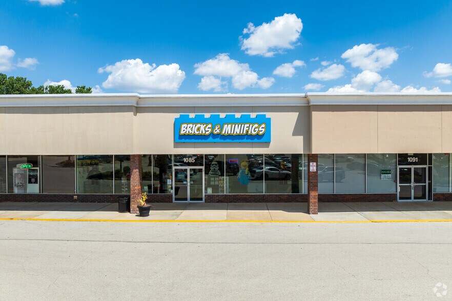 More Photos Of 1023-1127 S Roselle Rd, Schaumburg Freestanding For Sale