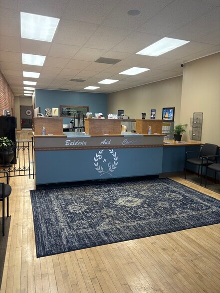 More Photos Of 814 Main St, Rochester Office Residential For Sale