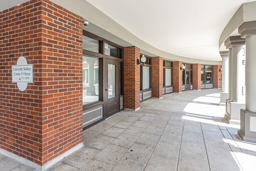 More Photos Of 657 S 3rd St, Louisville Apartments For Lease