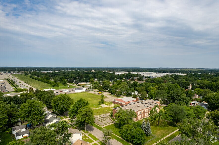 More Photos Of 1033 Barkell St, Pontiac Schools For Sale