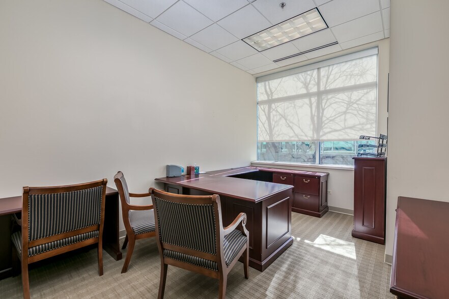 More Photos Of 2624 Patriot Blvd, Glenview Office For Sale