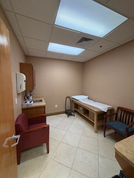 More Photos Of 917 Rinehart Rd, Lake Mary Medical For Sale