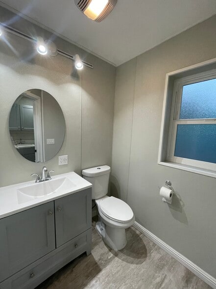 More Photos Of 3193 Imperial Ave, San Diego Freestanding For Sale