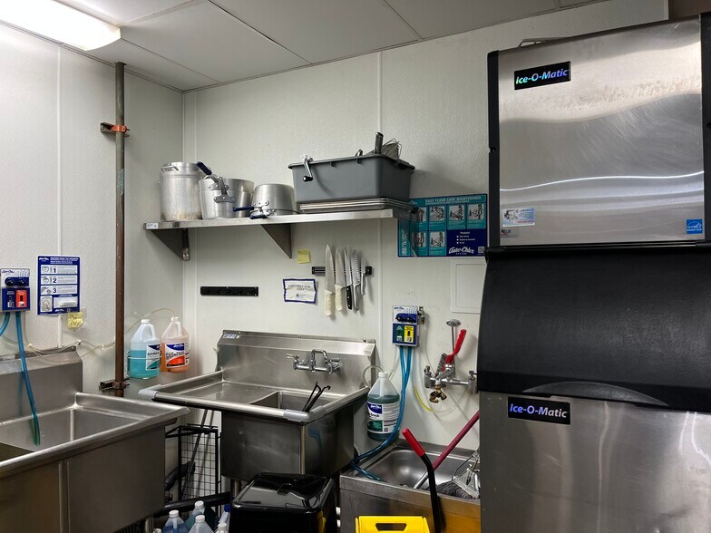 More Photos Of 425 NW 10th Ave, Portland Office For Lease