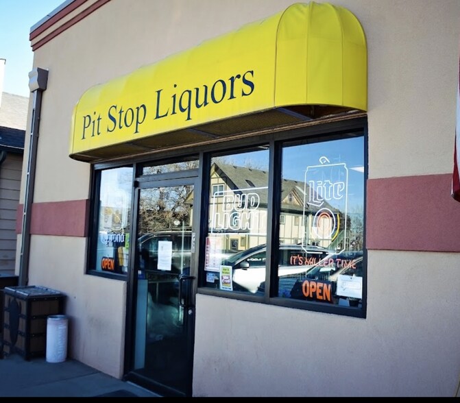 More Photos Of 618 Cedar St, Hudson Storefront For Sale