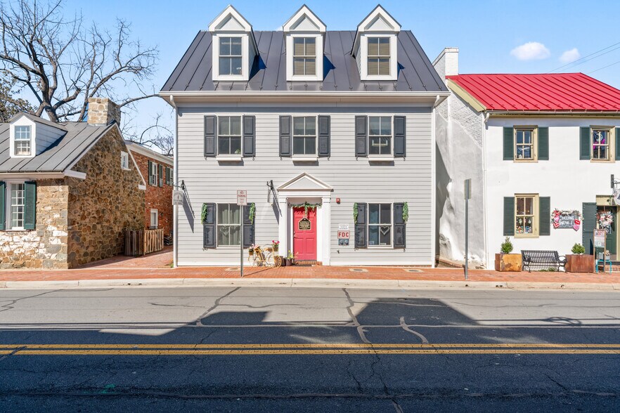 Primary Photo Of 104 Loudoun St SW, Leesburg Storefront Retail Office For Sale