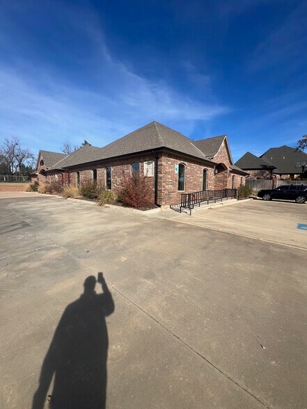 More Photos Of 13310 Eastern ave, Edmond Medical For Sale