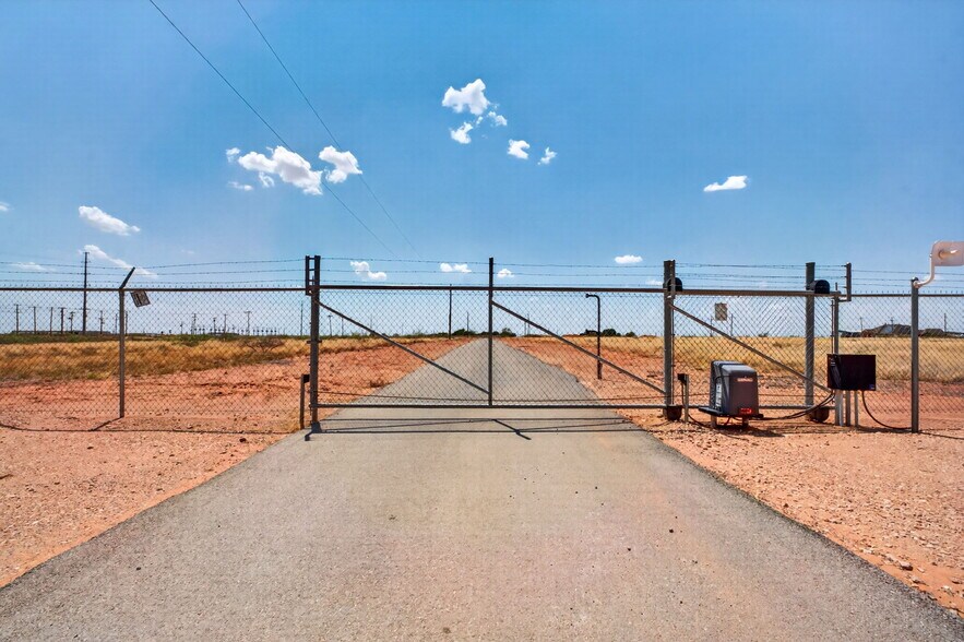 More Photos Of 6708 N County Road 1150, Midland Contractor Storage Yard For Sale