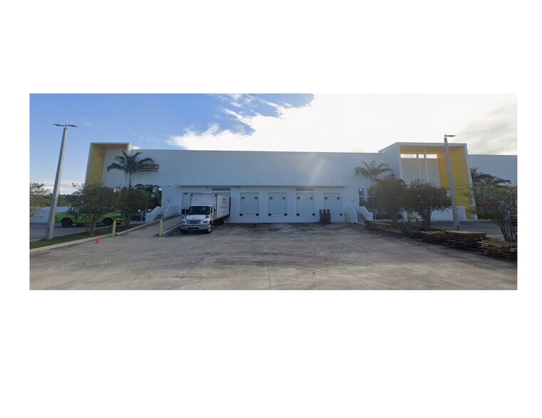 More Photos Of 1551 SE 36th Ave, Homestead Warehouse For Lease