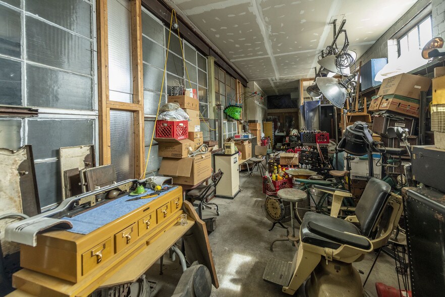 More Photos Of 502 N Hickory St, Champaign Research And Development For Sale