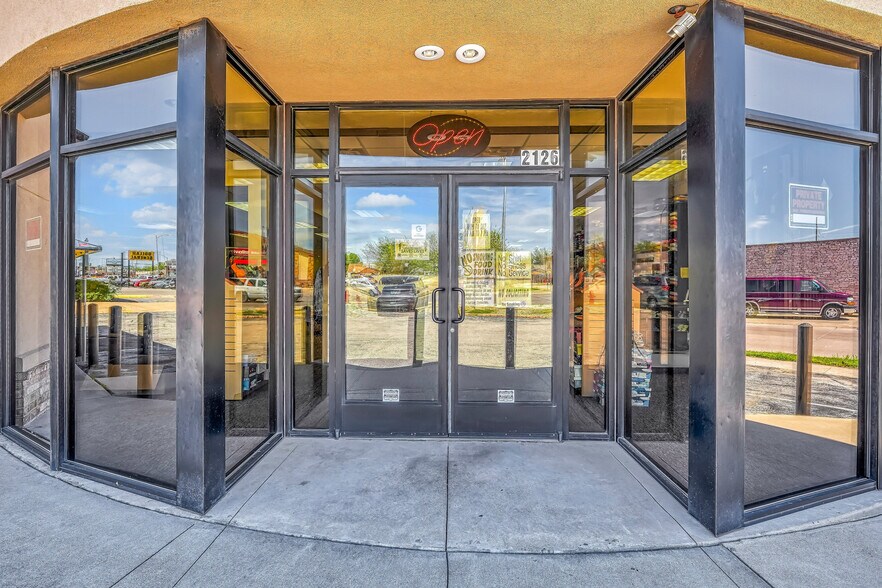 More Photos Of 2126 W Gore Blvd, Lawton Freestanding For Lease