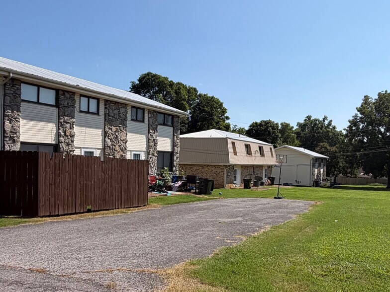 More Photos Of , Gallatin Multifamily For Sale
