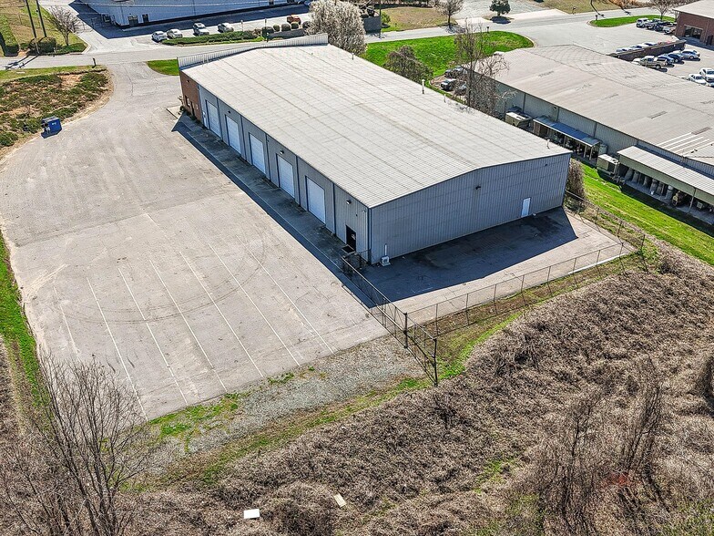 More Photos Of 3517 Denver Dr, Denver Warehouse For Lease