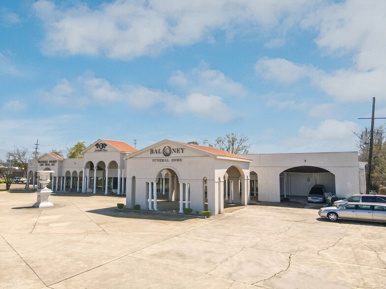 Primary Photo Of 1905 W Airline Hwy, La Place Freestanding For Sale