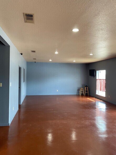 More Photos Of 1309 E Milam St, Mexia General Retail For Sale