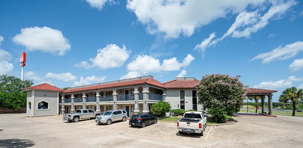 More Photos Of 11217 Ih 37, Corpus Christi Hotel For Sale