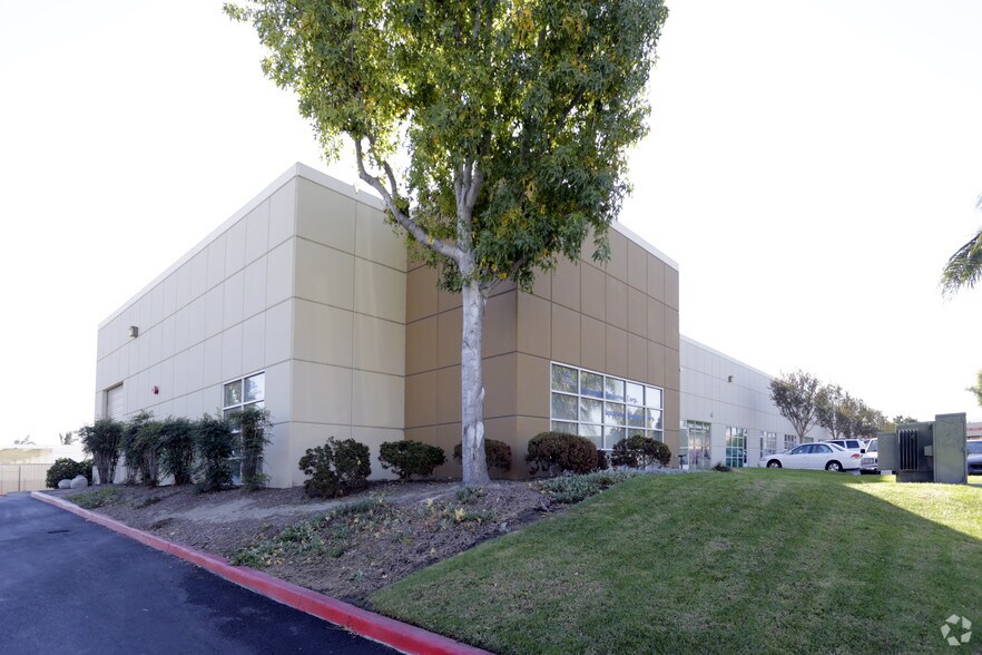 More Photos Of 13862 A Better Way, Garden Grove Light Manufacturing For Lease