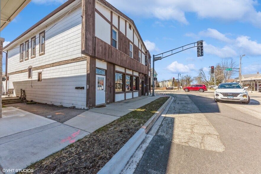 More Photos Of 3 S Old Rand Rd, Lake Zurich Storefront Retail Residential For Sale