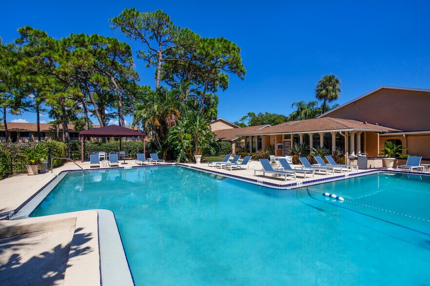 More Photos Of 5473 27th St S, Saint Petersburg Apartments For Sale