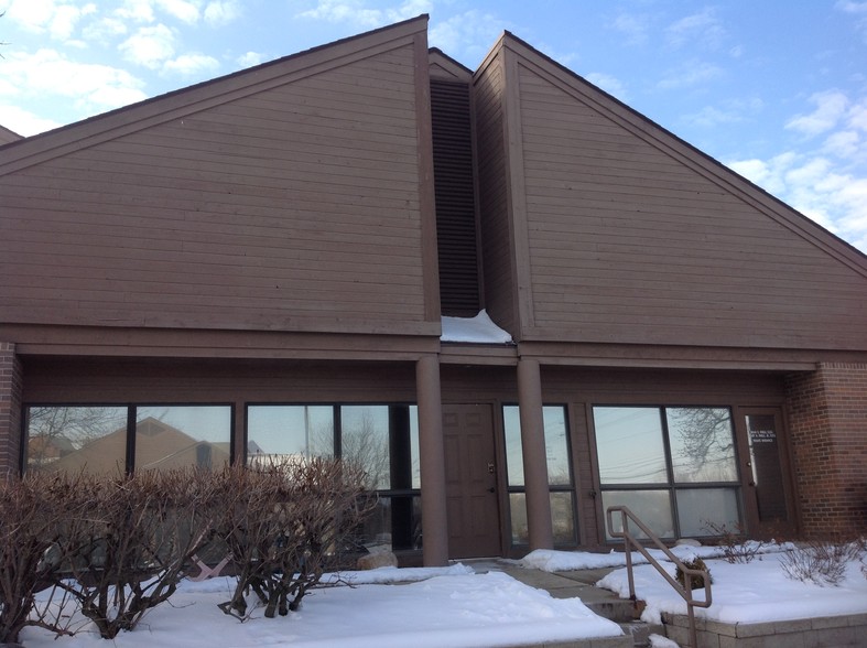 Primary Photo Of 555 W Schrock Rd, Westerville Medical For Lease