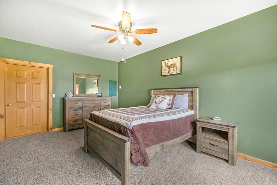 More Photos Of 1665 Whisper Ridge Rd, Ashton Hotel For Sale