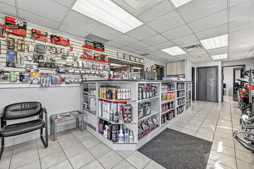 More Photos Of 3835 Mcbean St, Richmond Auto Repair For Sale