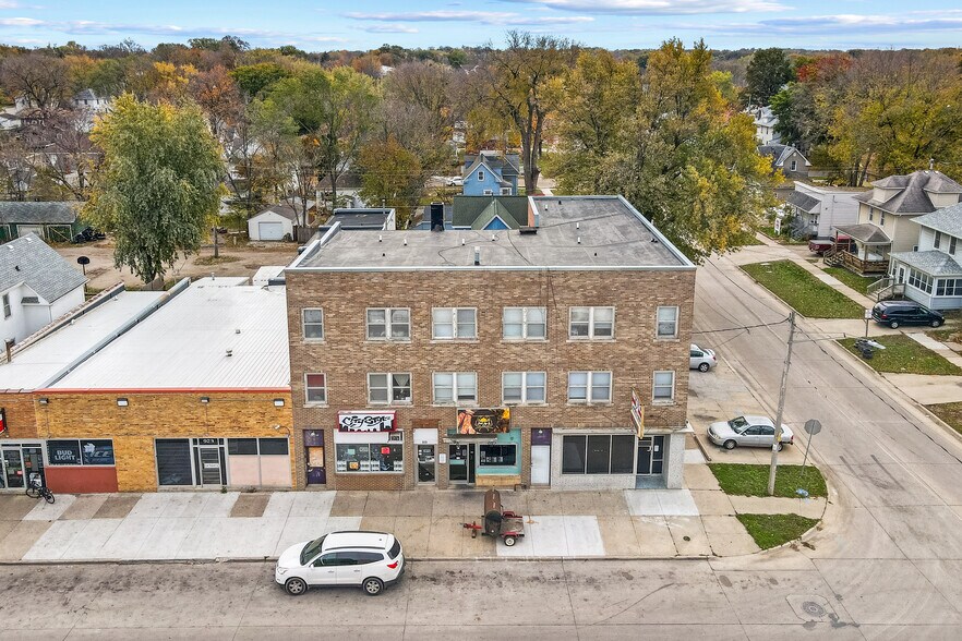 925-929 W 5th St  