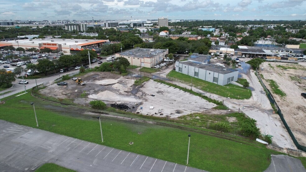 More Photos Of 1171 SE 10th Ave, Hialeah Land For Lease