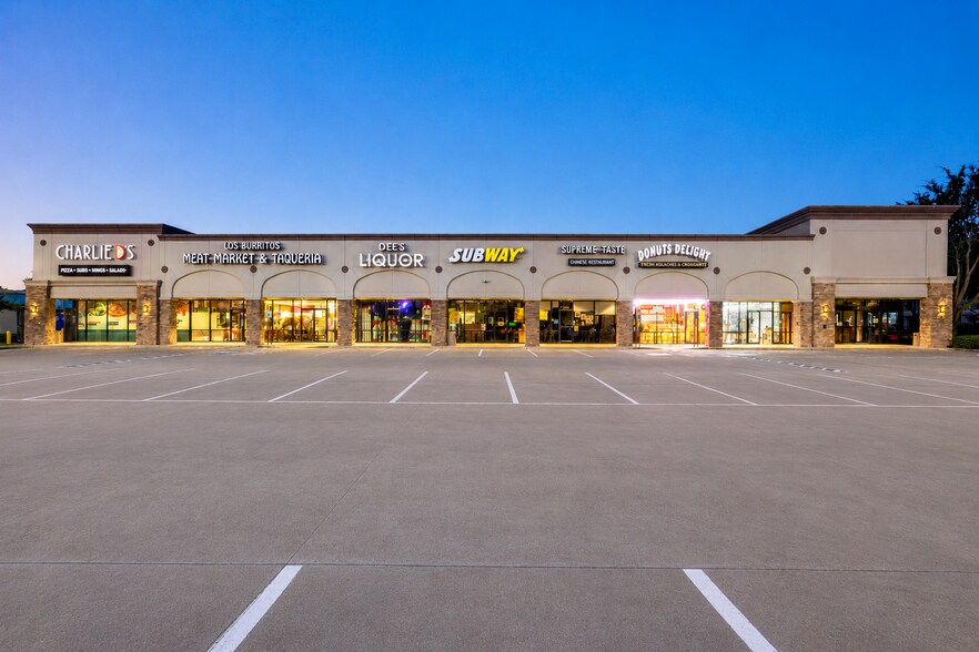 More Photos Of 8925 Fallbrook Dr, Houston Unknown For Lease