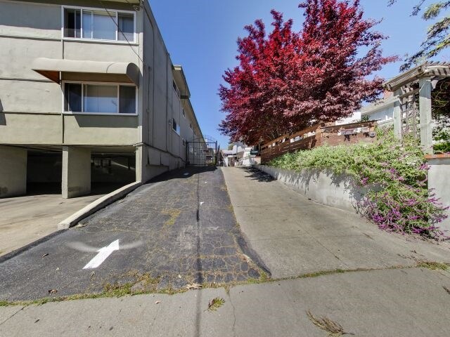 More Photos Of 2505-2525 10th Ave, Oakland Apartments For Sale