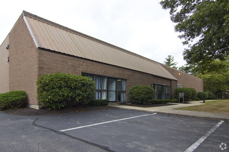 More Photos Of 106 Longwater Dr, Norwell Warehouse For Lease