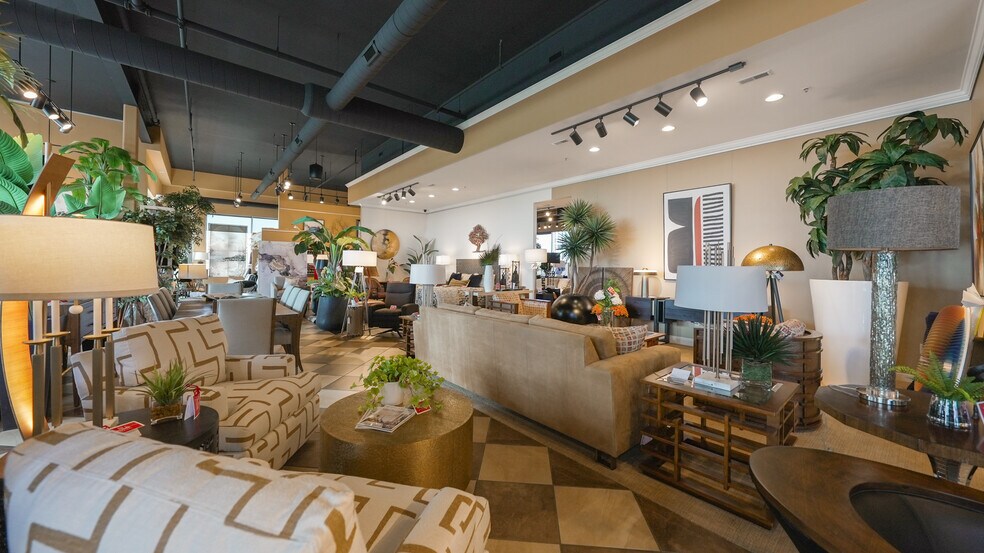 More Photos Of 2265 Bagnell Dam Blvd, Lake Ozark Office For Sale